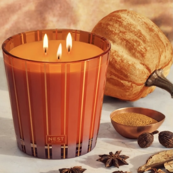 Best Fall Scented Candles - Pumpkin Chai Candle