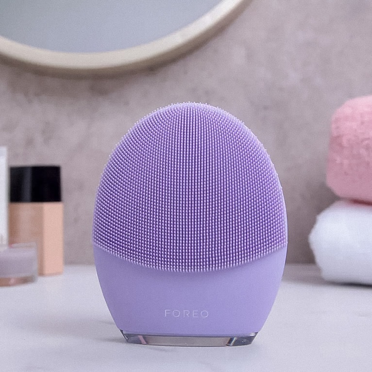 Foreo Luna 3 Face Scrubber - Skincare Tools You Should be Using