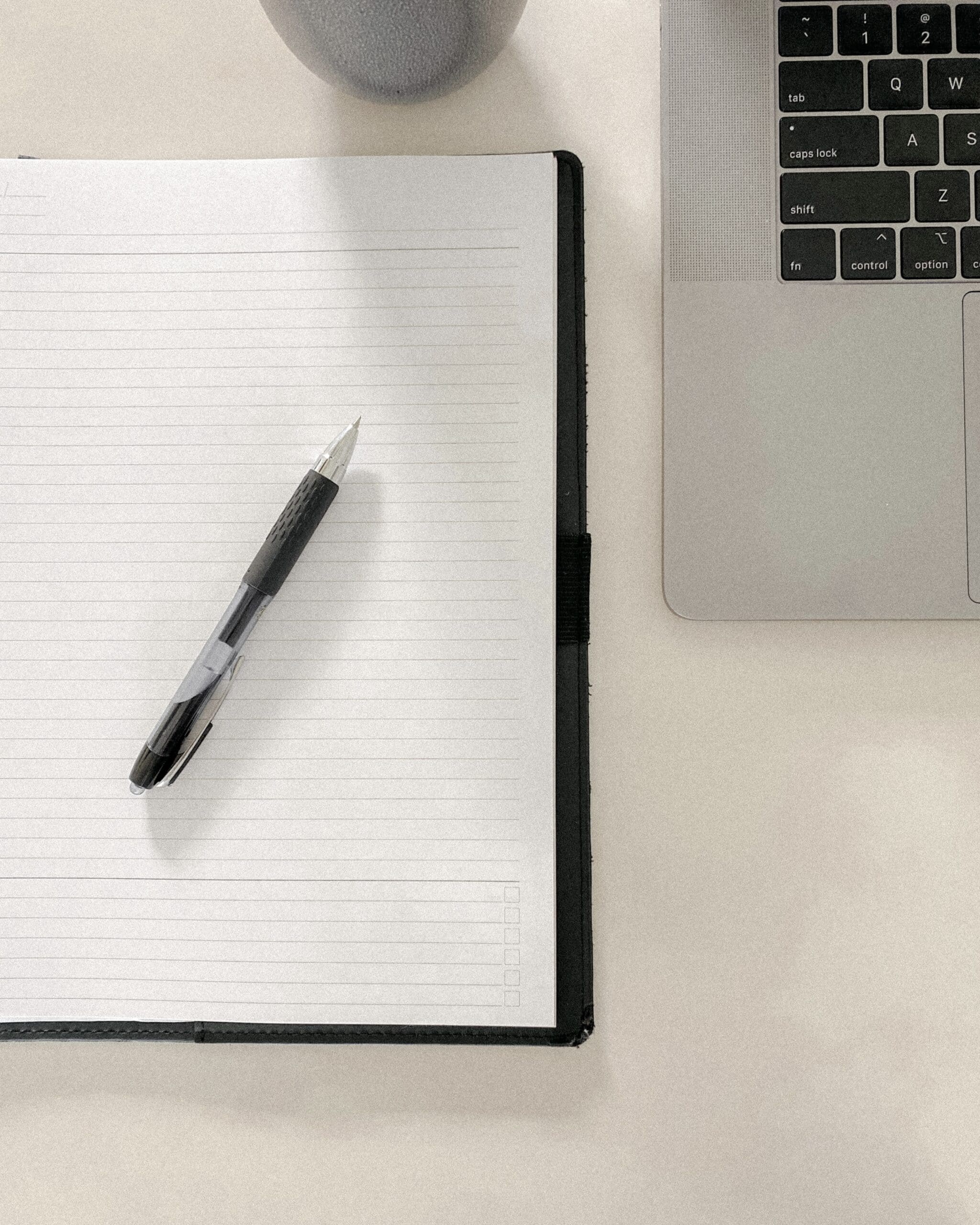 write down New Year goals How To Set Goals For The New Year