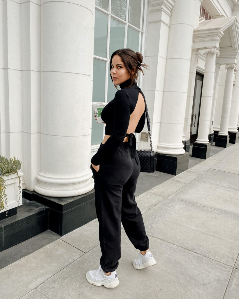 Sporty Sneakers Sporty Sneakers - The 10 Must-Have Shoes For Every Woman