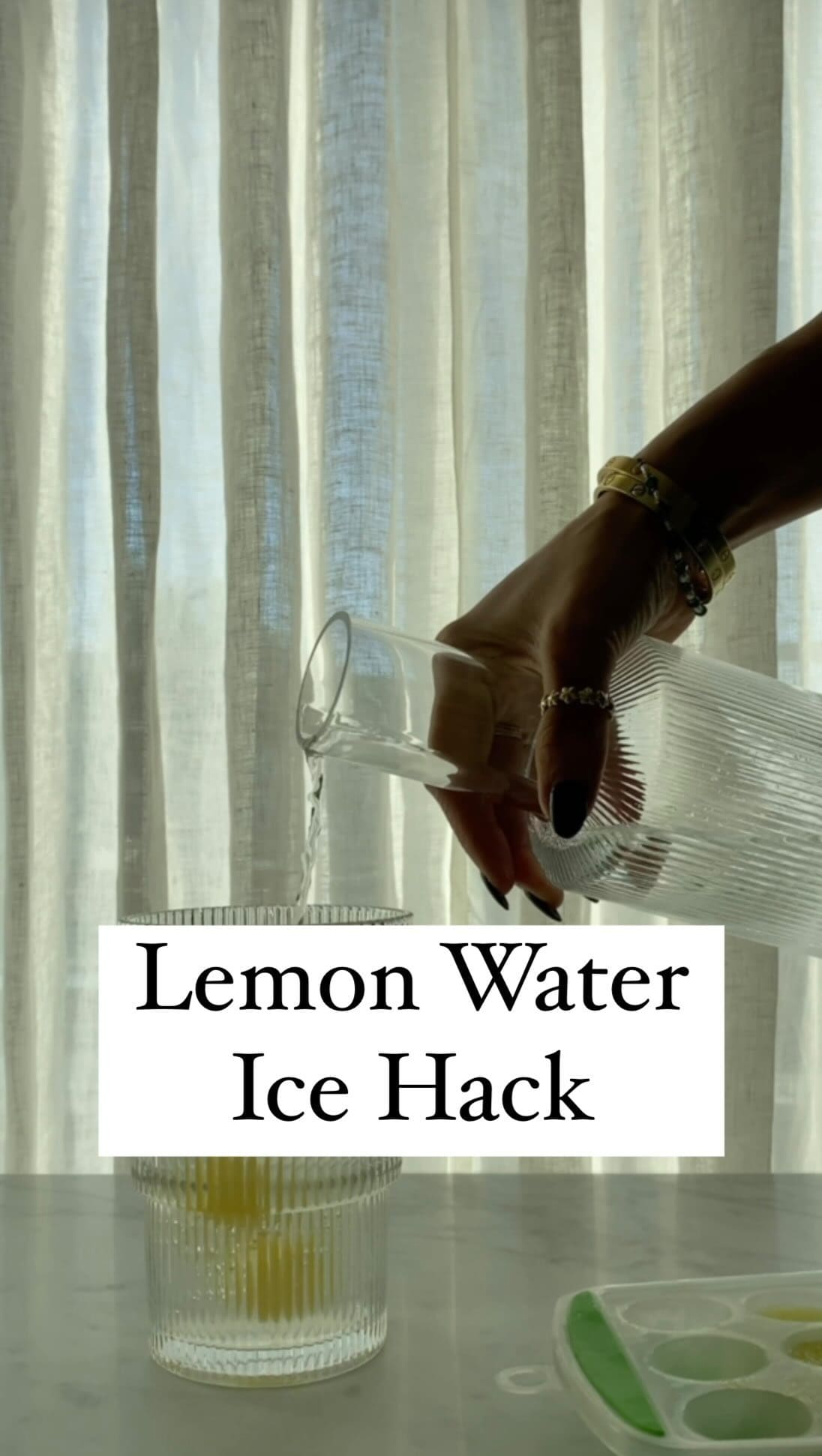 Lemon water all summer long 

#reels #healthyrecipes #healthhacks #lemonwater