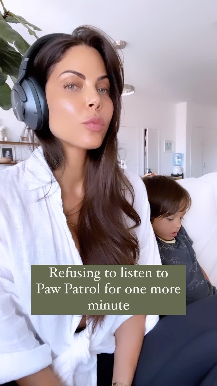 Blocking out all the unnecessary noise with the 
Technics wireless noice cancelling headphones from @technics_global 

https://amzn.to/3xT3QlF

#reelsvideo #funnyvideos #momsofinstagram